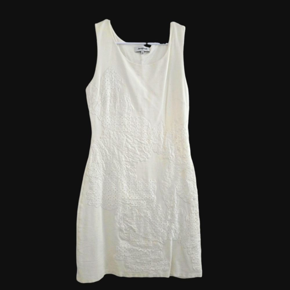 White Sleeveless Dress